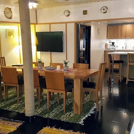 船屋 M/s Annet Ship