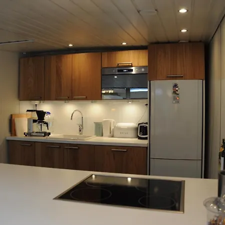 M/s Annet Ship 船屋 *